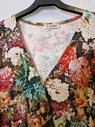 Camisa Esloto Multicolor Estampado Floral y Animal