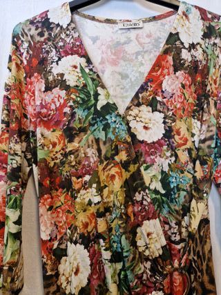 Camisa Esloto Multicolor Estampado Floral y Animal