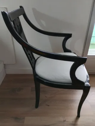 Poltrona da salotto vintage in legno massello