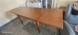 Mesa extensible madera marrón y 6 sillas a juego