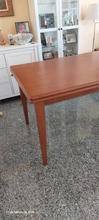 Mesa extensible madera marrón y 6 sillas a juego