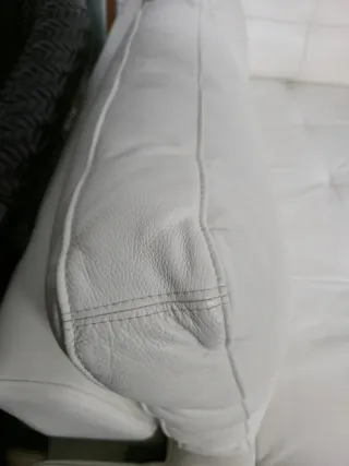 Sofá Seccional Blanco Cuero y Tela