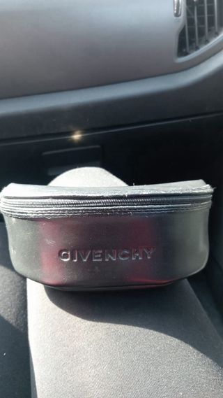 Gafas de sol Givenchy originales con funda