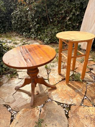 Mesitas de madera  10 euros cada una