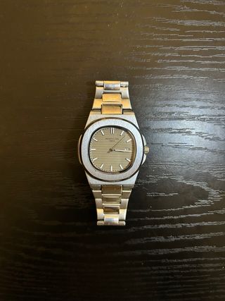 Patek Philippe Nautilus Beige 40mm