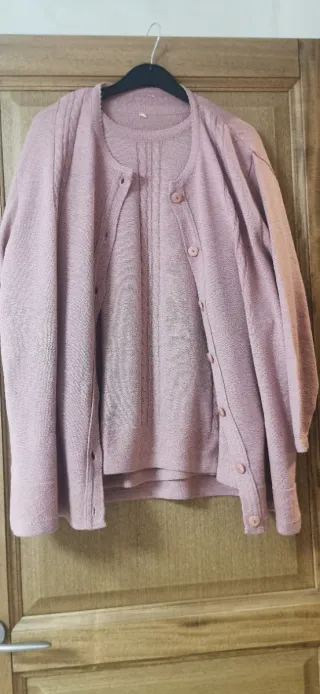 Conjunto de cárdigan y jersey de manga corta rosa