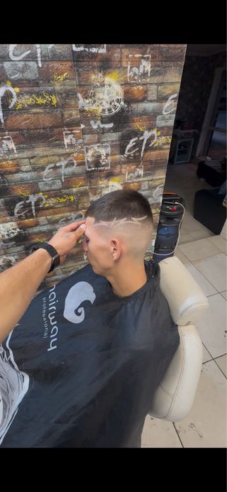 Servicios de barbería, voy a domicilio y tengo esp