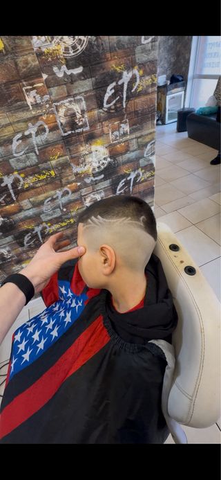 Servicios de barbería, voy a domicilio y tengo esp