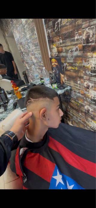 Servicios de barbería, voy a domicilio y tengo esp