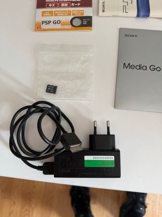 Sony PSP Go + Accesorios