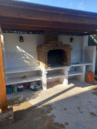 Construcción y reparación de barbacoas.