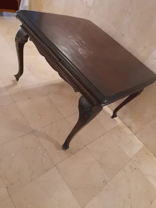 Mesa extensible antigua de madera