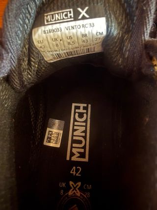 Zapatillas Munich talla 42 negras y naranjas