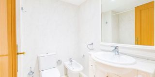 Piso en venta en La Carihuela en Torremolinos