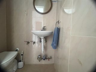 Local comercial en venta en Valdezarza en Madrid