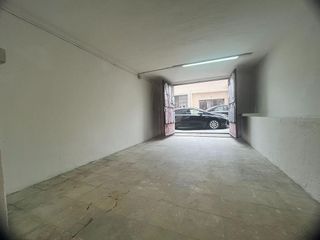 Local comercial en venta en Valdezarza en Madrid