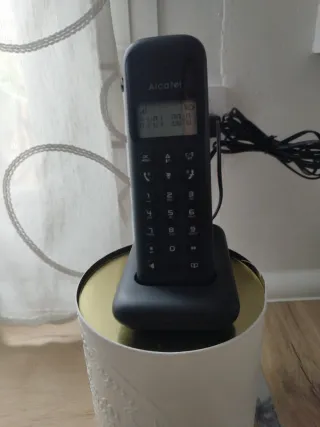 Teléfono Alcatel Negro