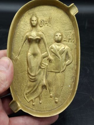 Cenicero estilo Art Decó Bronce Pareja picante