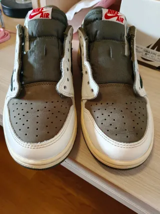 Air Jordan 1 x Travis Scott Medium Olive