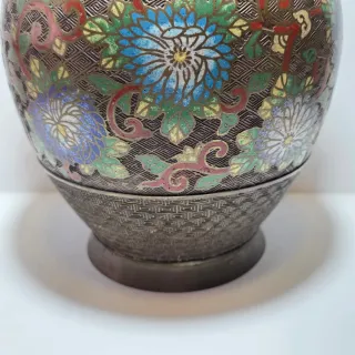 Vaso giapponese in bronzo con smalti cloisonnè