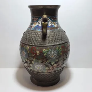 Vaso giapponese in bronzo con smalti cloisonnè
