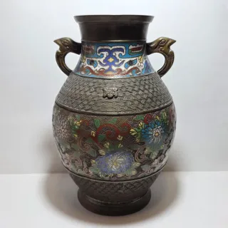 Vaso giapponese in bronzo con smalti cloisonnè