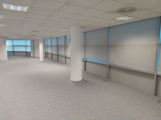 Oficina en alquiler en Port en Badalona