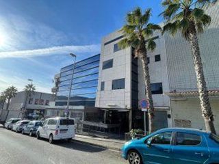 Local comercial en alquiler en Montigalà -Sant Crist en Badalona