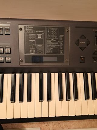 Sintetizador ROLAND A-90 en perfecto estado