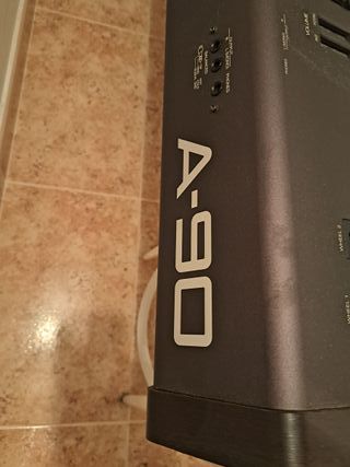 Sintetizador ROLAND A-90 en perfecto estado