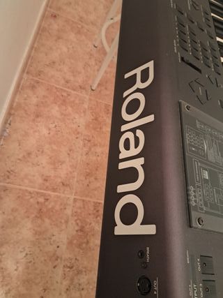 Sintetizador ROLAND A-90 en perfecto estado