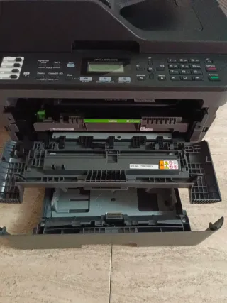 Impresora Multifunción Brother MFC-L2710DW