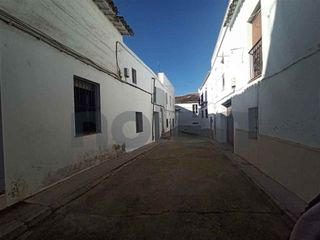 Casa adosada en venta en Constantina