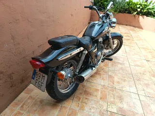Suzuki Marauder 125cc Cruiser Negra