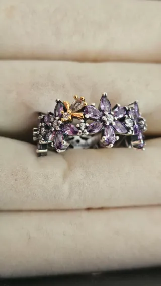 Anillo Herbario y Abeja Bridgerton