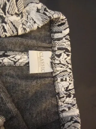 Falda midi encaje blanco y negro