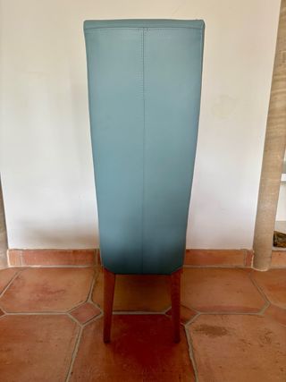 Sillas de piel (4 en total, precio por pieza)