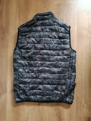 Chaleco hombre Pull&Bear Talla XL Camuflaje