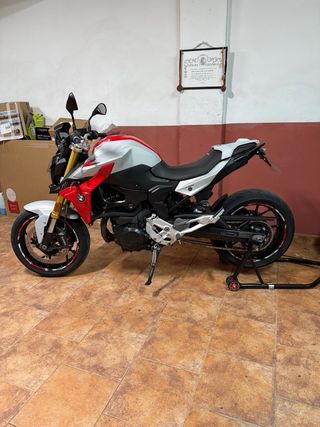 BMW F900R Roja y Blanca