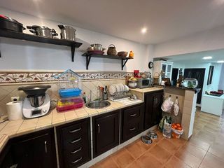 Casa adosada en venta en Utrera