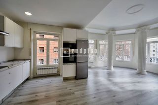 Piso en alquiler en Pº Zorrilla - Cuatro de Marzo en Valladolid