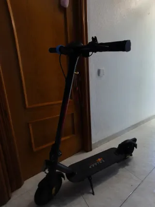 Patinete Eléctrico Red Bull Racing