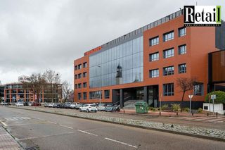 Local comercial en alquiler en El Soto de la Moraleja en Alcobendas