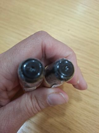 2 brillos de labios precintados