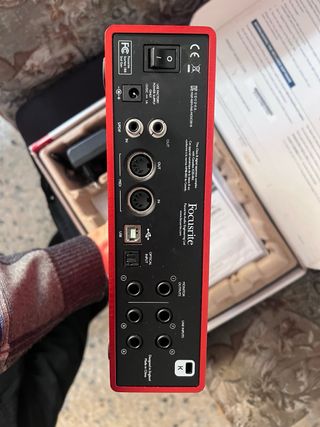 Focusrite Scarlett 18i8 (2ª Gen)