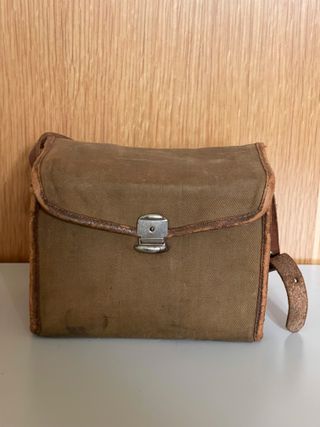 Fotocamera Kodak Brownie Six-20 con custodia