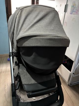 Silla de paseo bebé gris