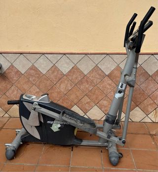 Bicicleta elíptica BH (electrónica no funciona).
