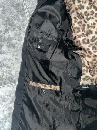 Chaqueta Calvin Klein Negra Forro Animal Print