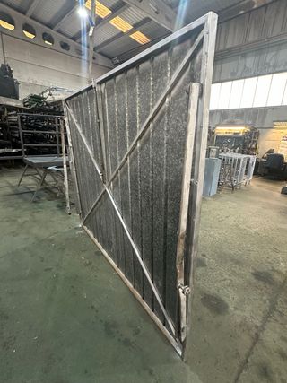 Puerta de garaje metálica